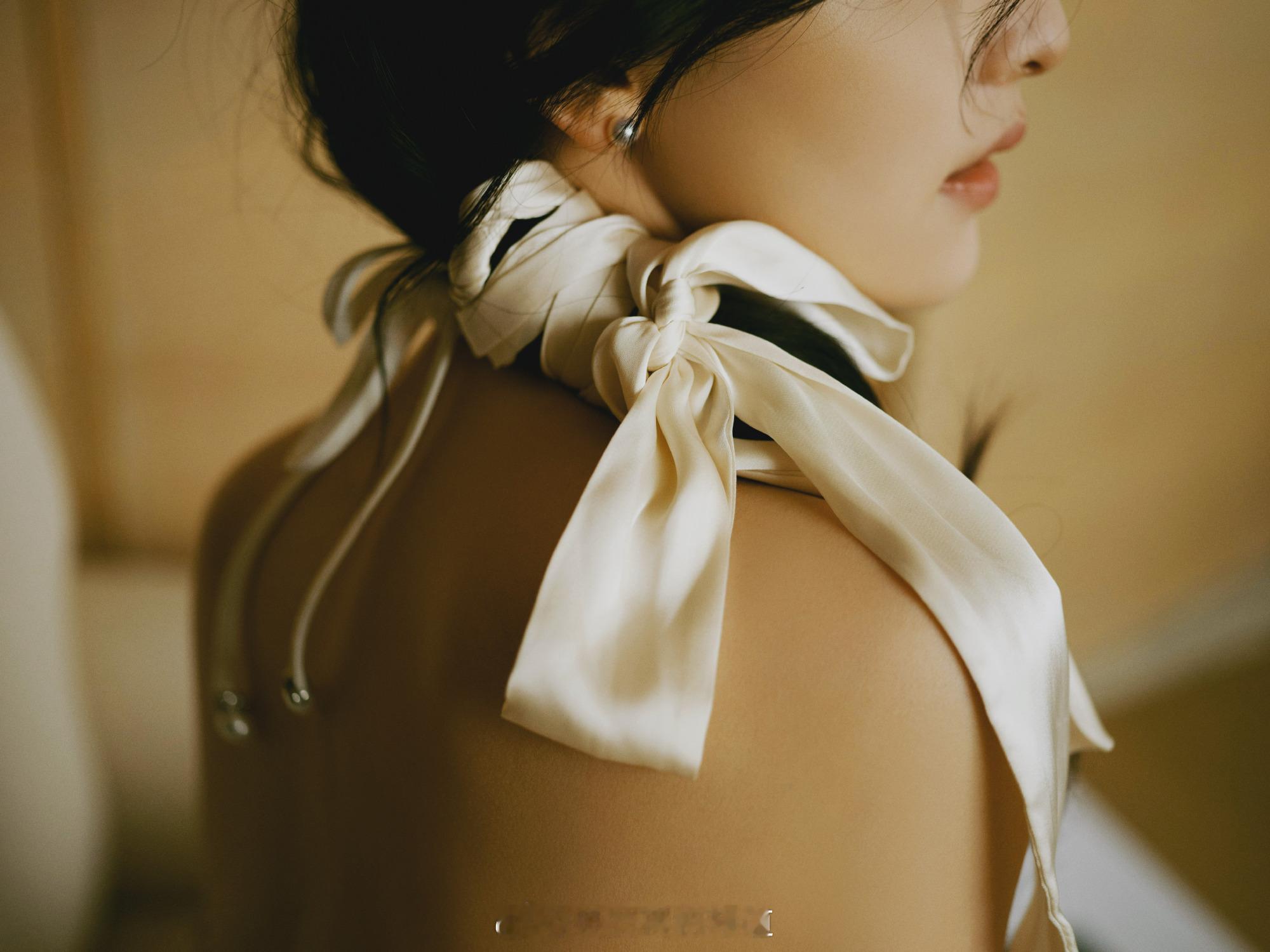 章若楠白色柔美清新少女感满满​​​