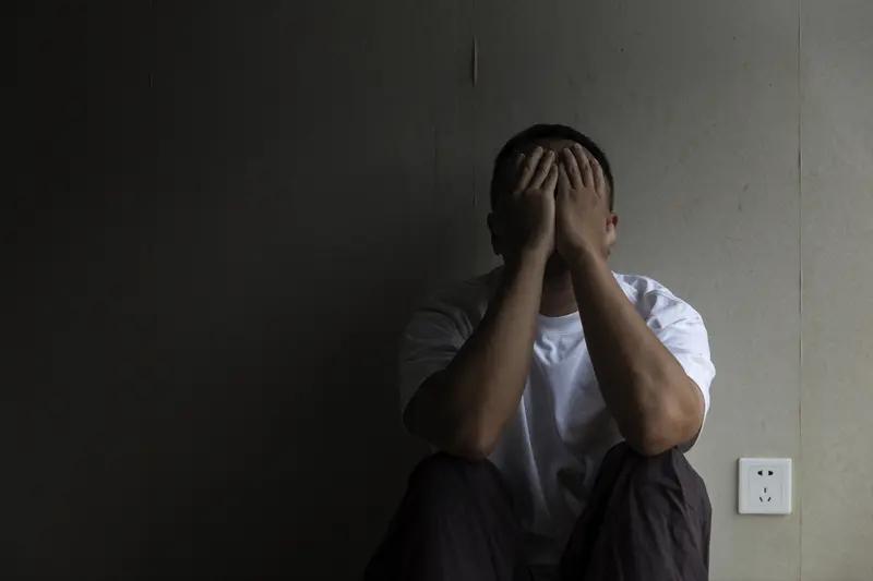 出轨就像是婚姻里长的一颗毒瘤，只要一出现，那伤害可大了去了。好多人都被爱情剧给忽