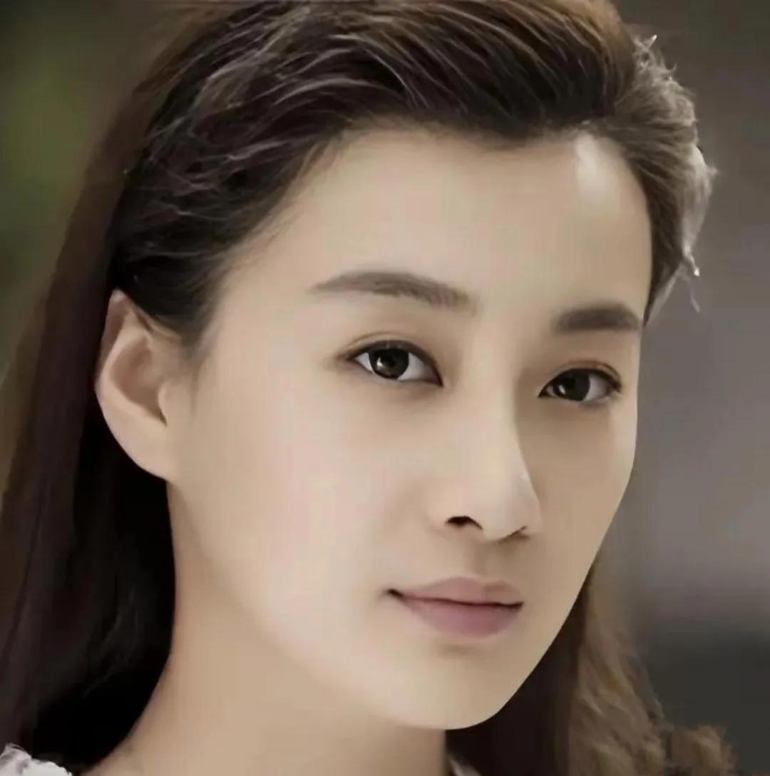 典型的狼闺蜜，渣男都喜欢接盘有故事的女人吗？走了18年娱乐圈，大家还是把她当