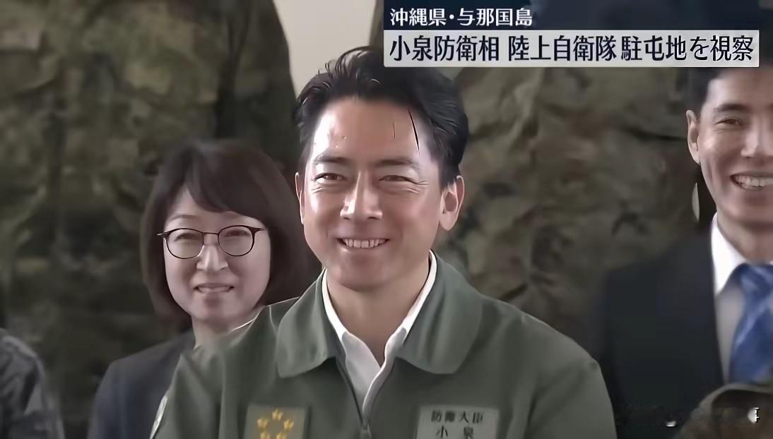 日本防卫相这面相看起来很凶煞，说话、走路都不像好人，更像历史上的军国主义头子，要