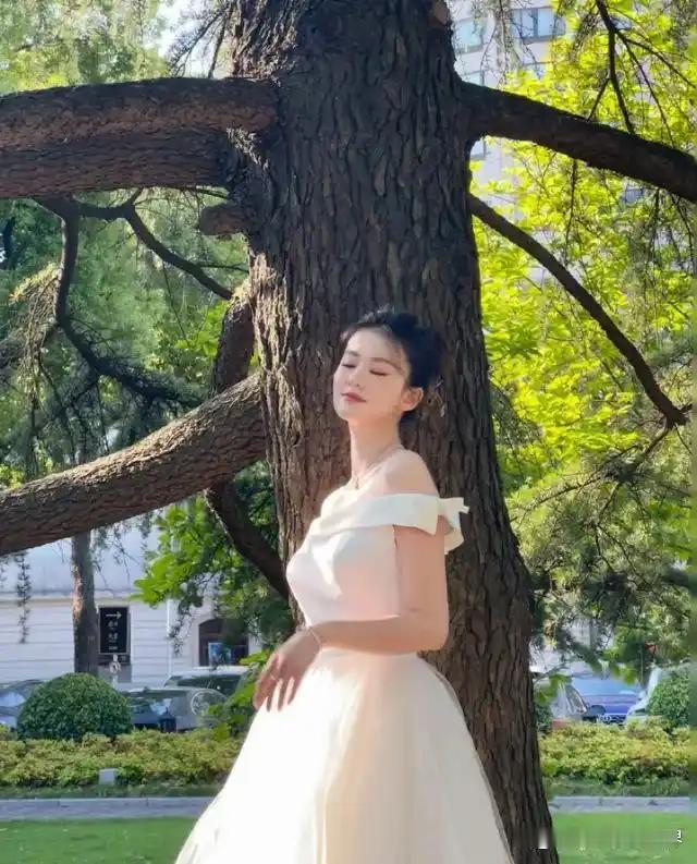 乔欣婚后胖了却美出新高，32岁活成豪门，谁还操心她肚子？