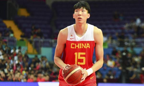 周琦退出国家队集训，要去美国康复治疗了。周琦这体质，是不是波兰人咱另说，玻璃人