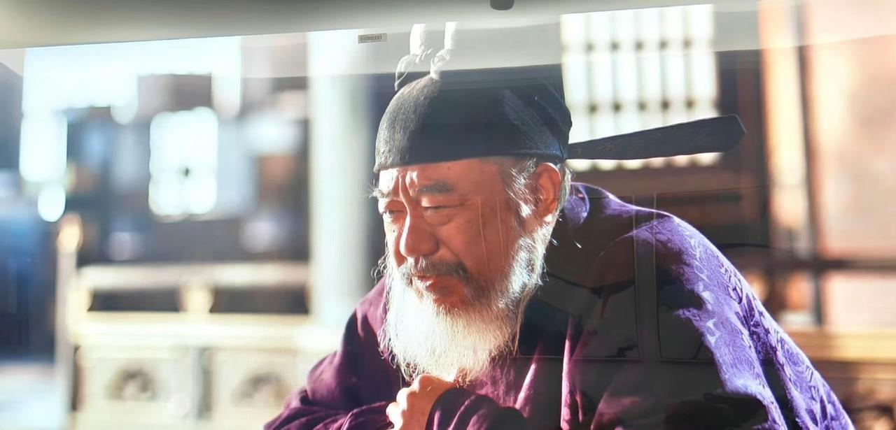 《太平年》里郭威与冯道那段对话，至今读来仍振聋发聩。郭威问：何为儒？冯道