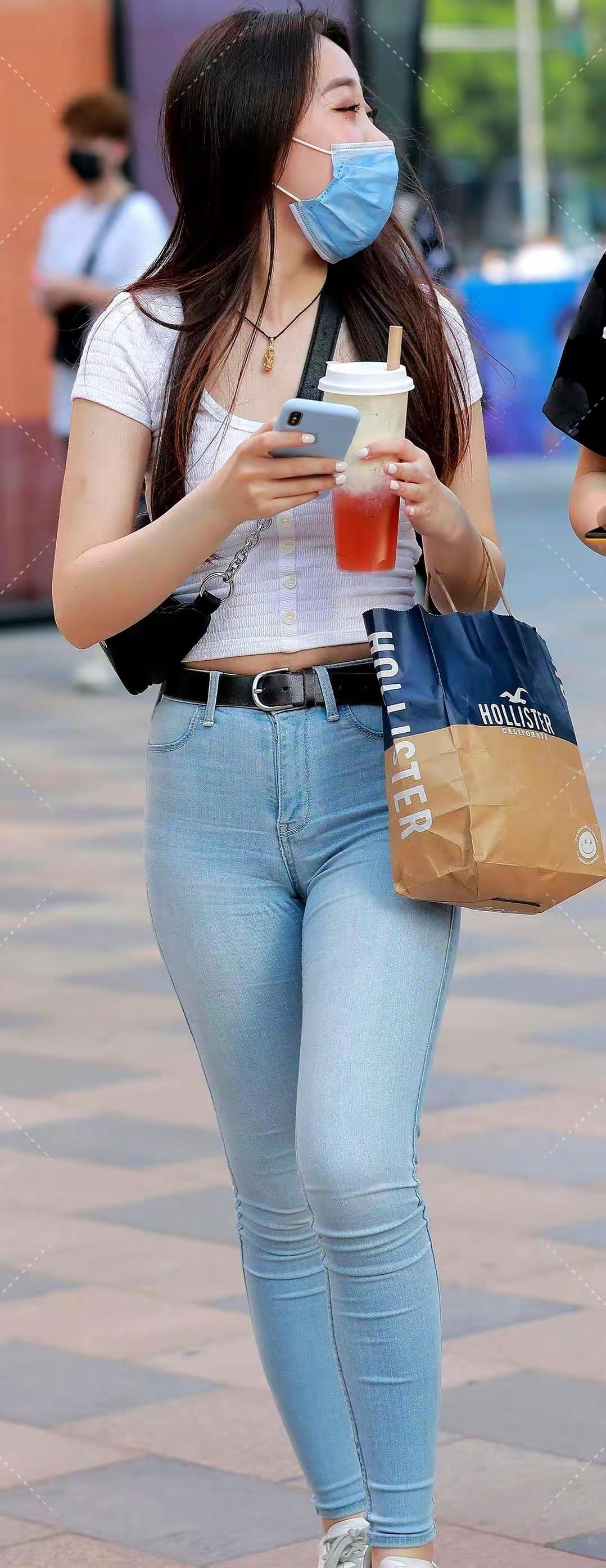 元气满满的一天，Hollister购物袋和奶茶相伴！👗👟🍵
