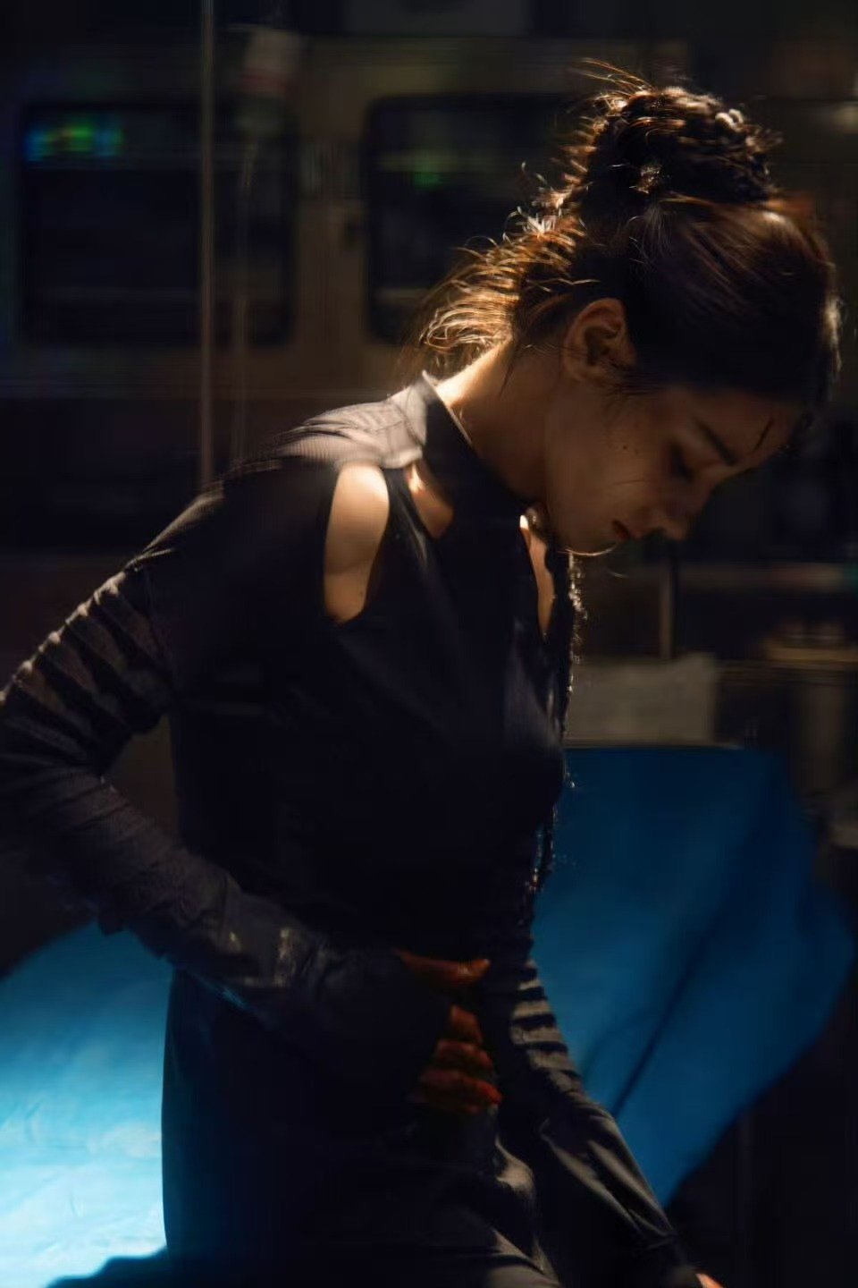 迪丽热巴聂九罗打戏幕后迪丽热巴聂九罗打戏幕后花絮这打戏看得人头皮发麻！饰演的聂九