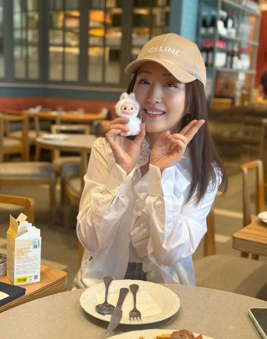 哇！杨钰莹，好久不见，还是那么美，状态超好的，越活越年轻……好喜欢她身上穿的