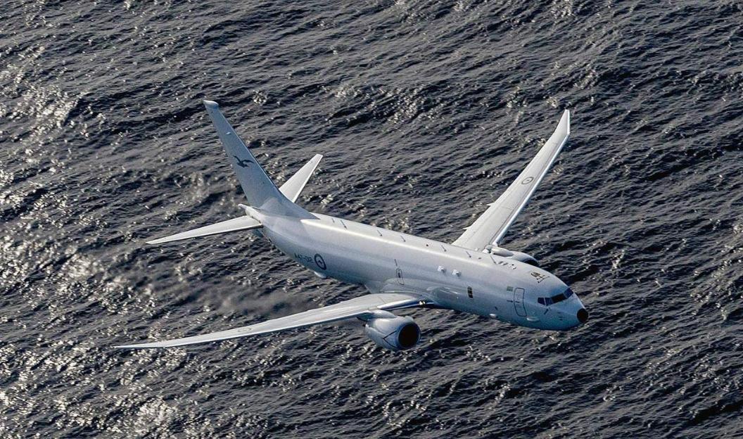 4月17日，新西兰一架P-8A反潜机像只嗅觉极其灵敏的猎犬，在咱们黄海和东海的交