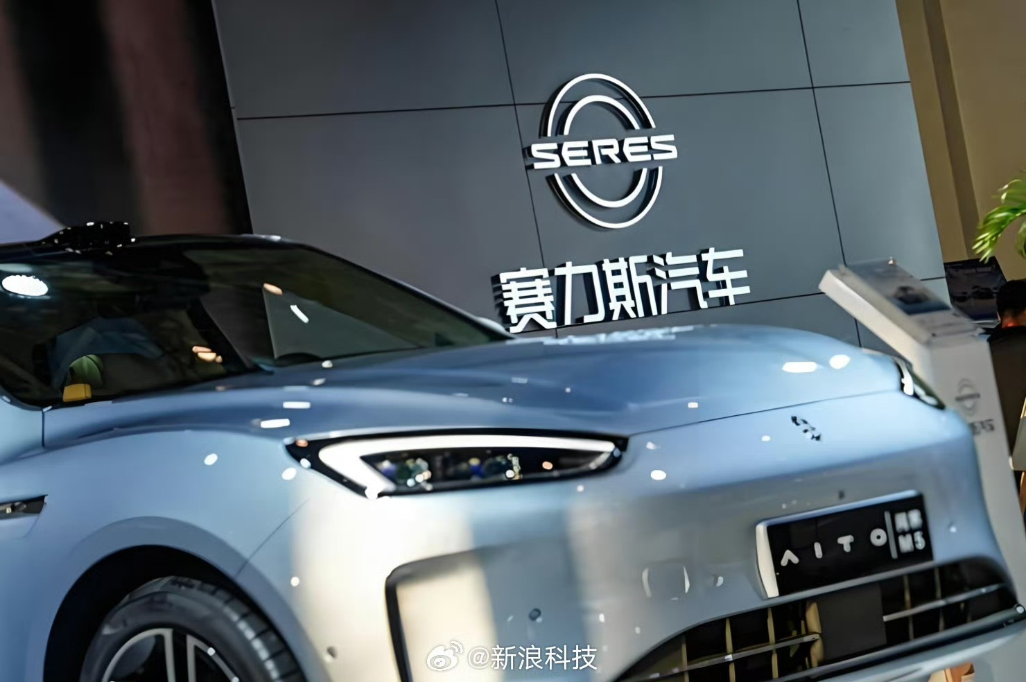 营收574亿背后的“隐形冠军”：赛力斯凭什么在高端市场杀出重围？当一份半年营收高达574.93亿元的