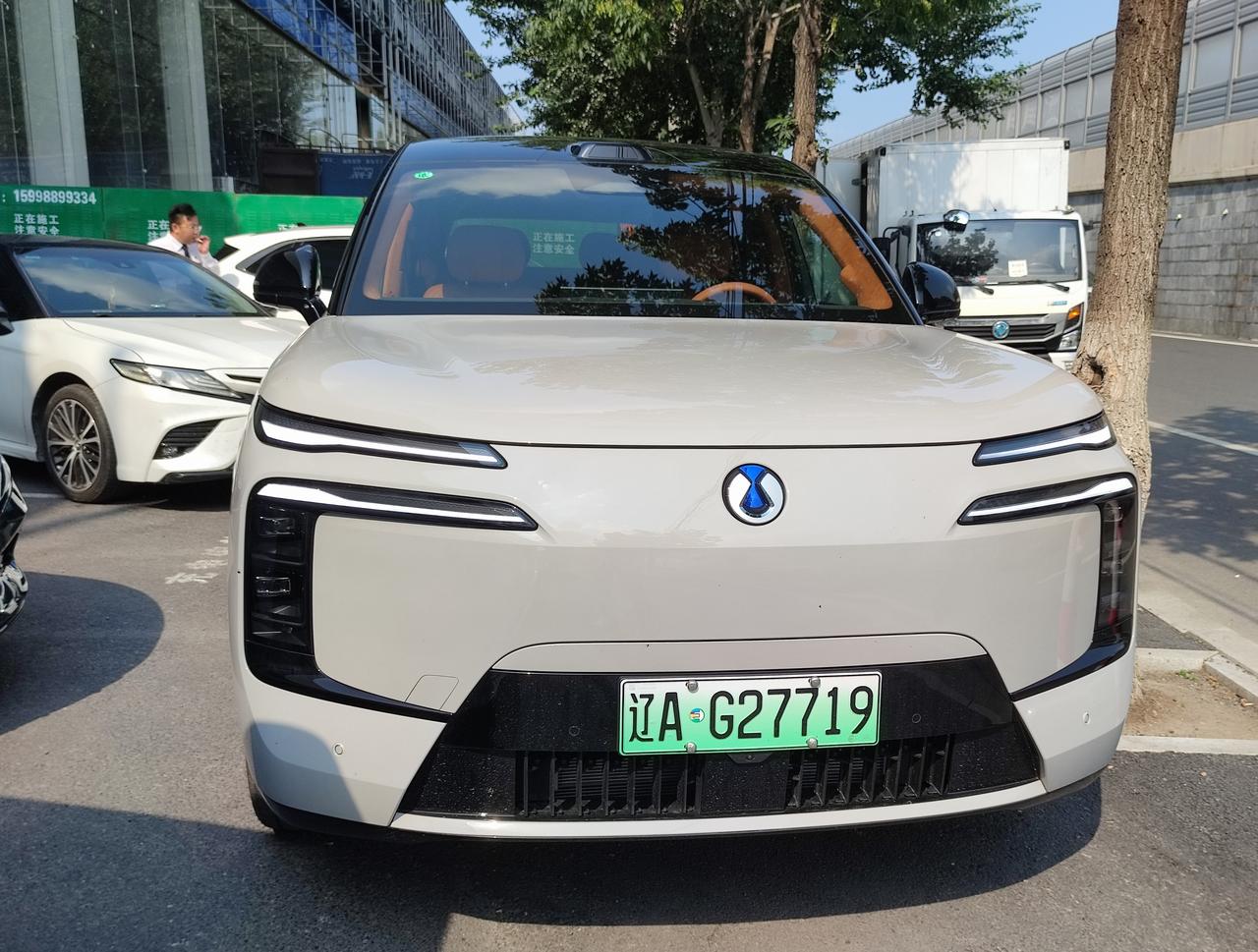 大型豪华家用SUV《腾势N8L》比亚迪汽车旗下，款全新腾势N8L闪充版上市