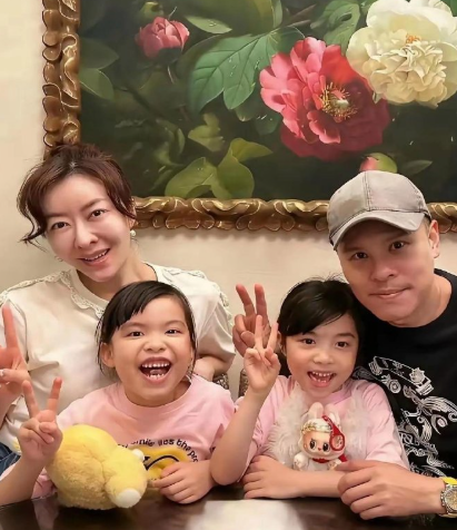 郭富城看到这一幕，估计也庆幸自己躲过了一劫吧