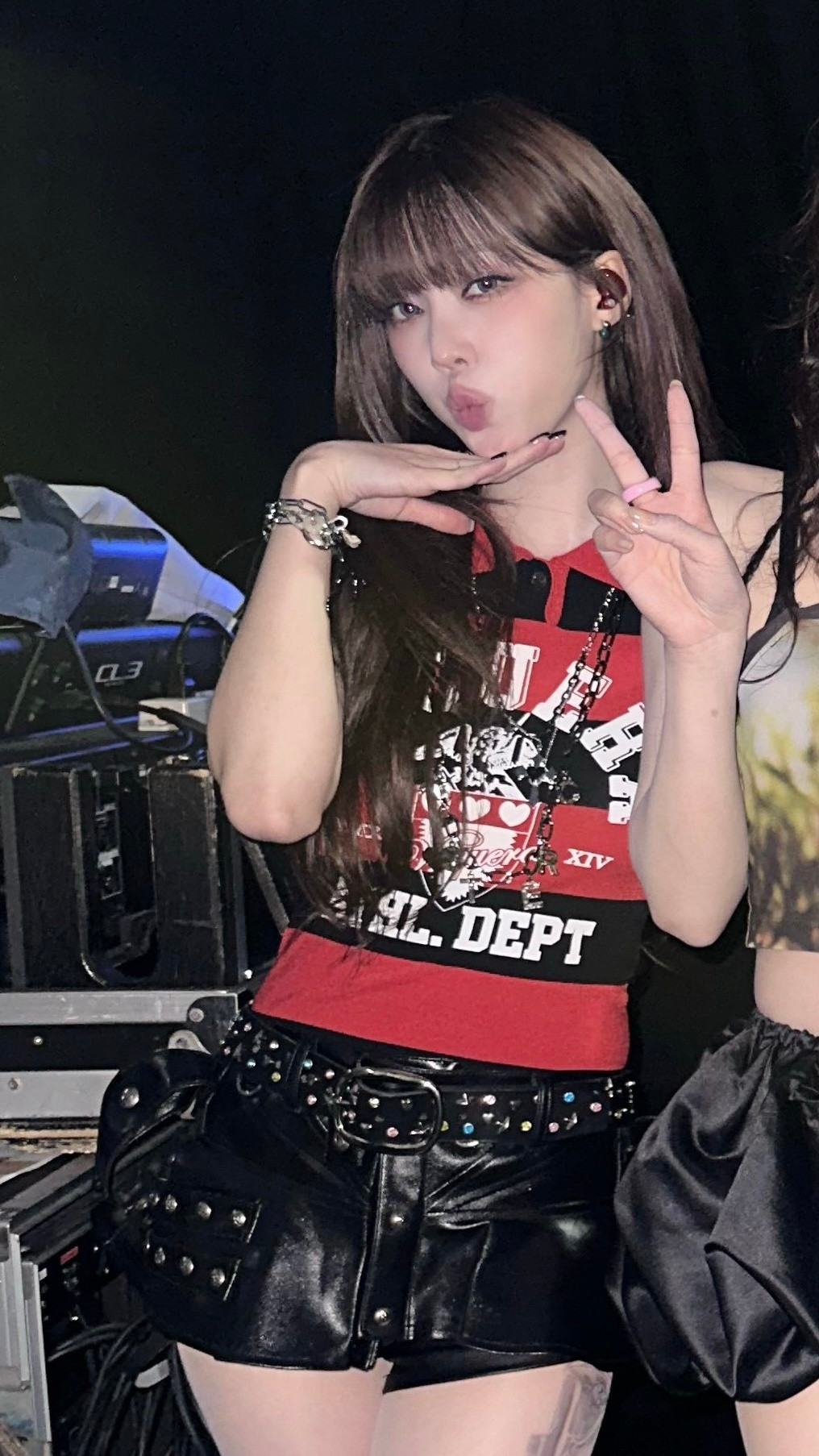😗​​​