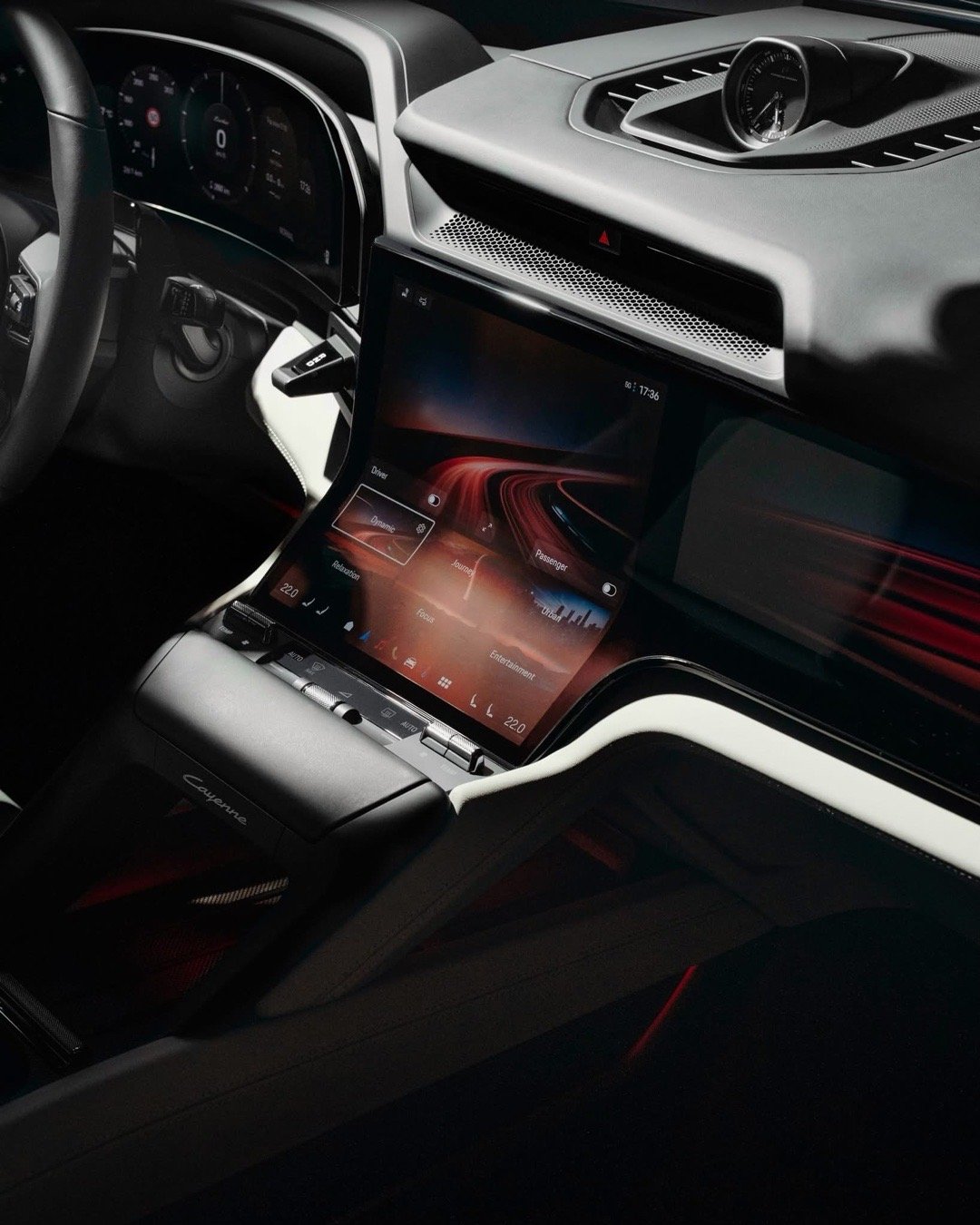 纯电保时捷Cayenne，这台车值得一试，有些技术和理念，是有前瞻性的。汽场全