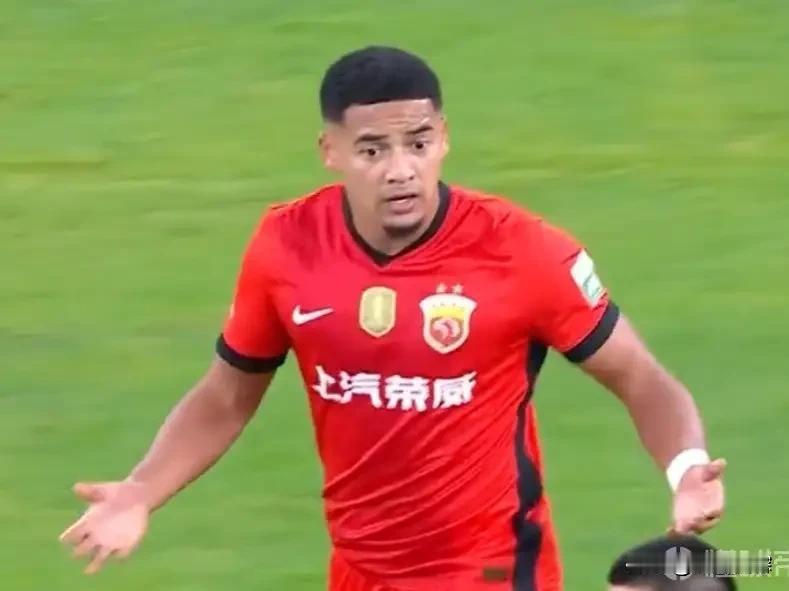 联赛尚未开打上海海港便遭遇暴击，后防核心蒋光太因为伤病可能会休战三到六个月！最