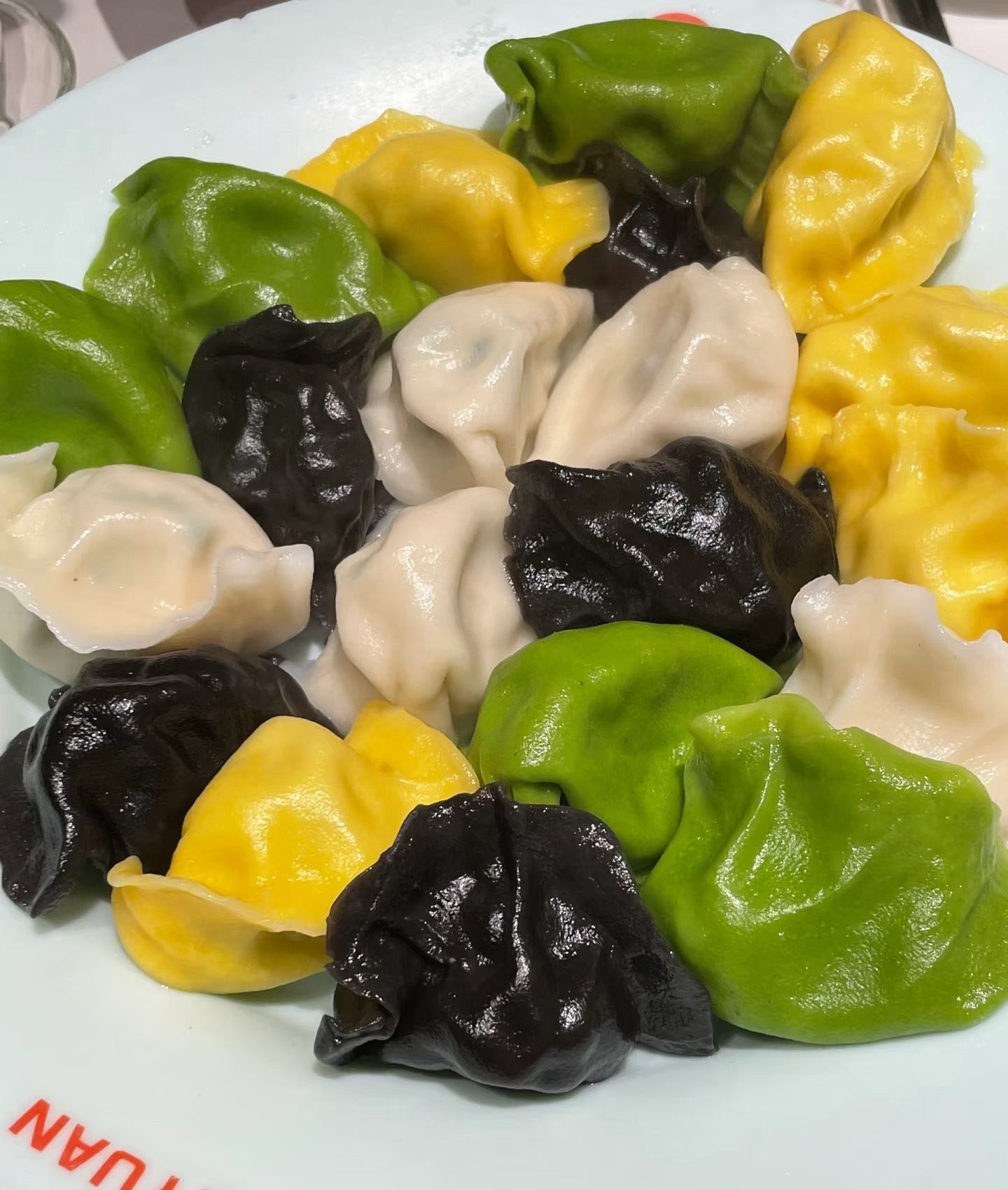 京东1元起拍发财鲅鱼饺子鲅鱼饺子是山东知名特色小吃，光看图片就馋到不行，这谁能忍