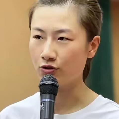 丁宁当上北京先农坛体校校长后，国乒十位大满贯的职业情况也清楚了：刘国梁是国际乒联