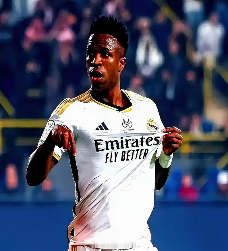 维尼大概率是要离开皇马了。从战术上说，维尼休斯目前只是爆点。但姆巴佩才是核心。这