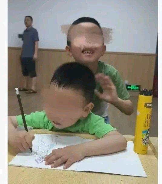 这事儿真让人无语。湖南的欧女士太惨了，前夫曾某在她孕期出轨同事肖某，还受到纪委处