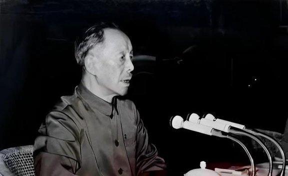 陈云说康生是“鬼”：一针见血的评语背后，是两个老革命半辈子的较量今天咱不说远