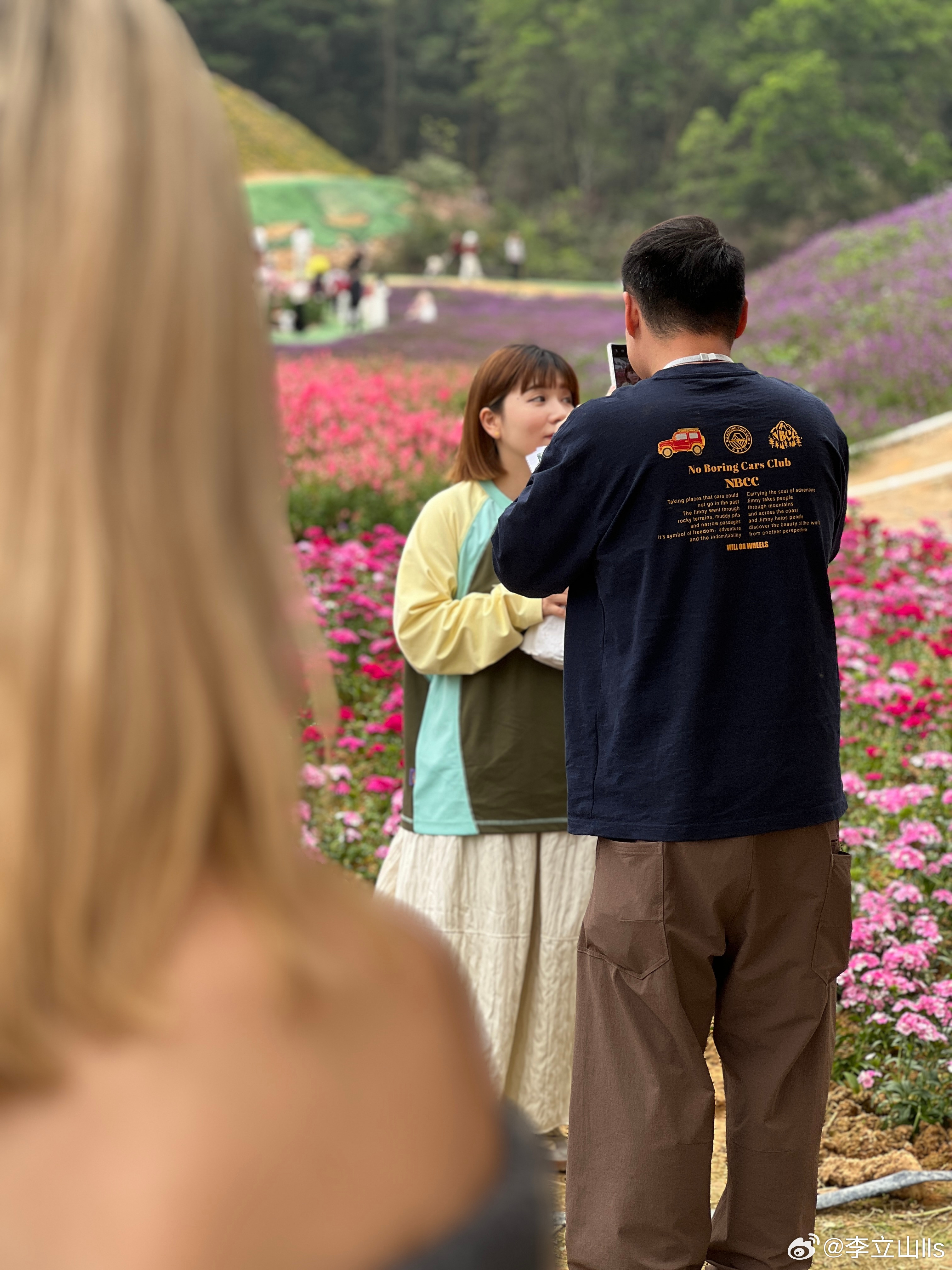 这两张相，比八卦杂志记者可以编出一百个故事！