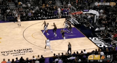 走步要2+1、干扰球也不满——看看詹姆斯全场跳脚多少次！图1：走步啦，还要2+