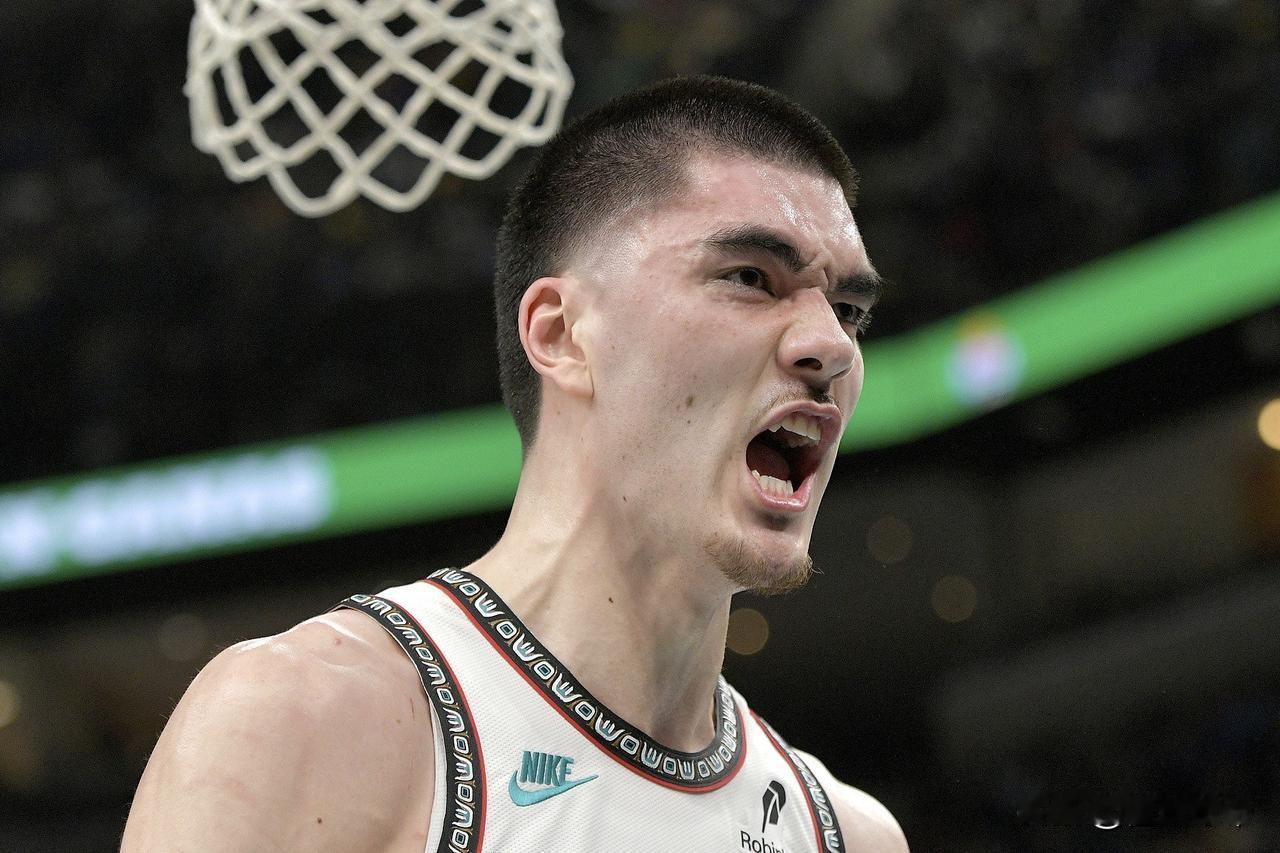 比姚明还强，周志豪爆砍32分17篮板5盖帽比肩奥尼尔!在今天灰熊与国王的比赛