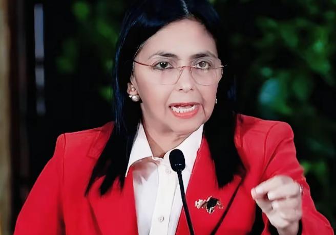 可悲至极傀儡从来没有什么好下场说的就是那个委内瑞拉反对派的头头，罗德里格