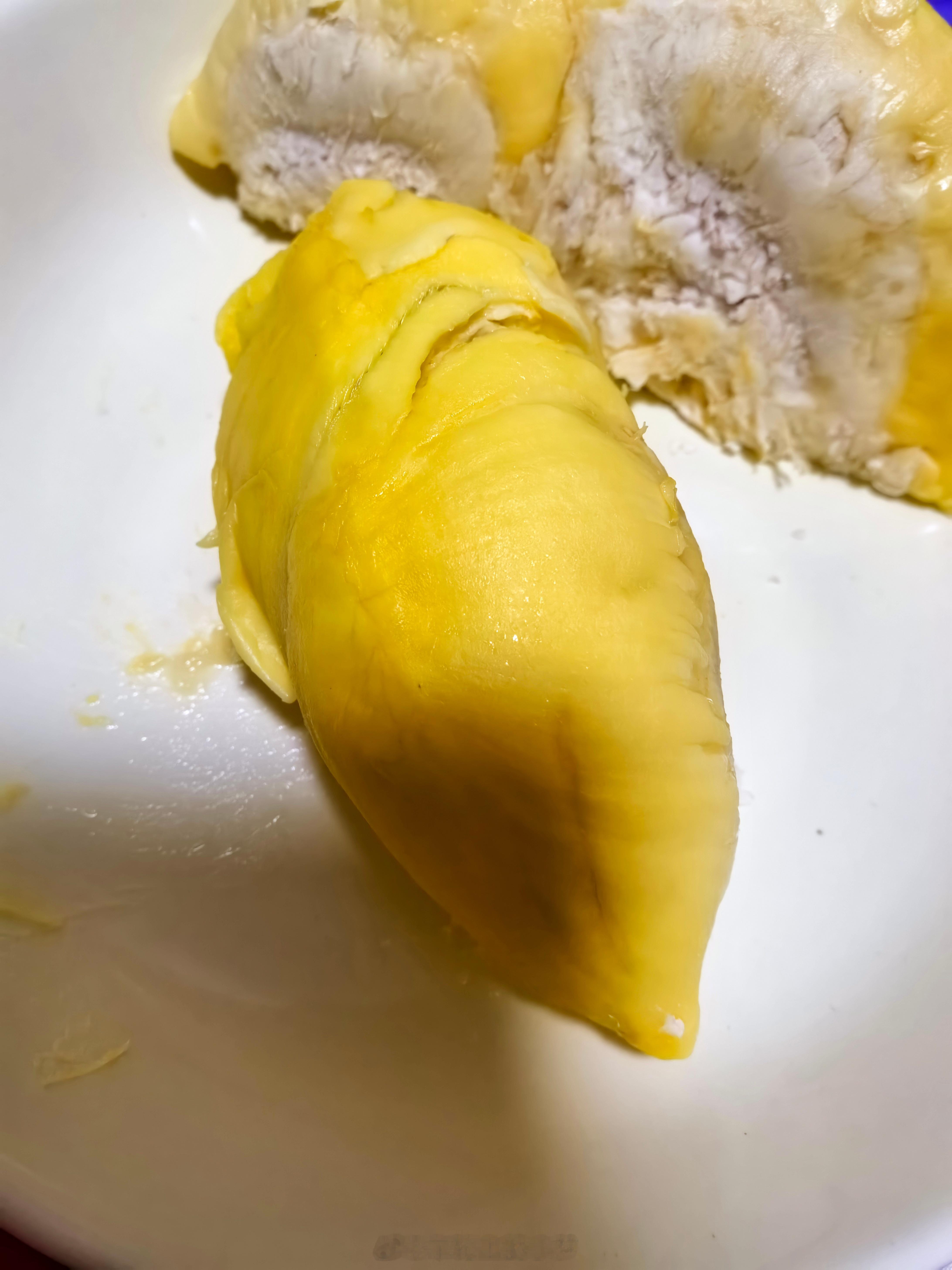 生活碎碎念617碎碎念～此时的我在家里旁边就是今天吃完晚饭刚买的榴莲这个味道真