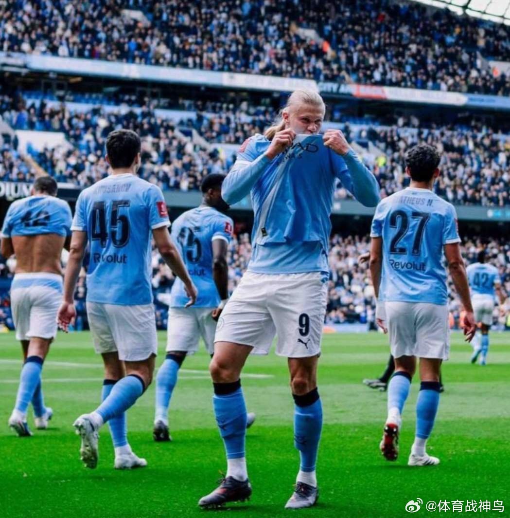 曼城曼城4-0利物浦，创下俩纪录——1，曼城成为英格兰足坛首支连续8个赛季闯入