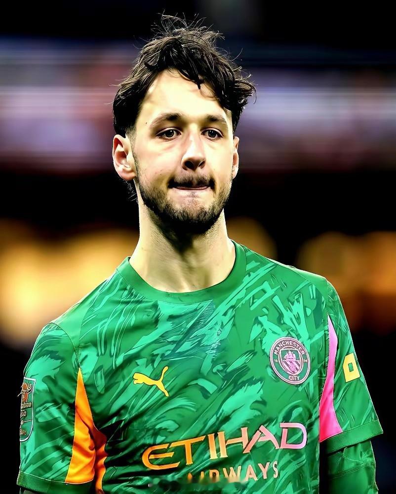 曼城这操作，太狠了。3100万英镑请回来的太子爷，踢了3场英超首发，就被一个从天