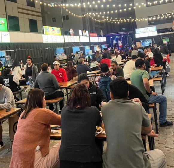 很多滞留在迪拜的中国旅客，才发现一个大乌龙！那就是迪拜不管滞留报销费用。最