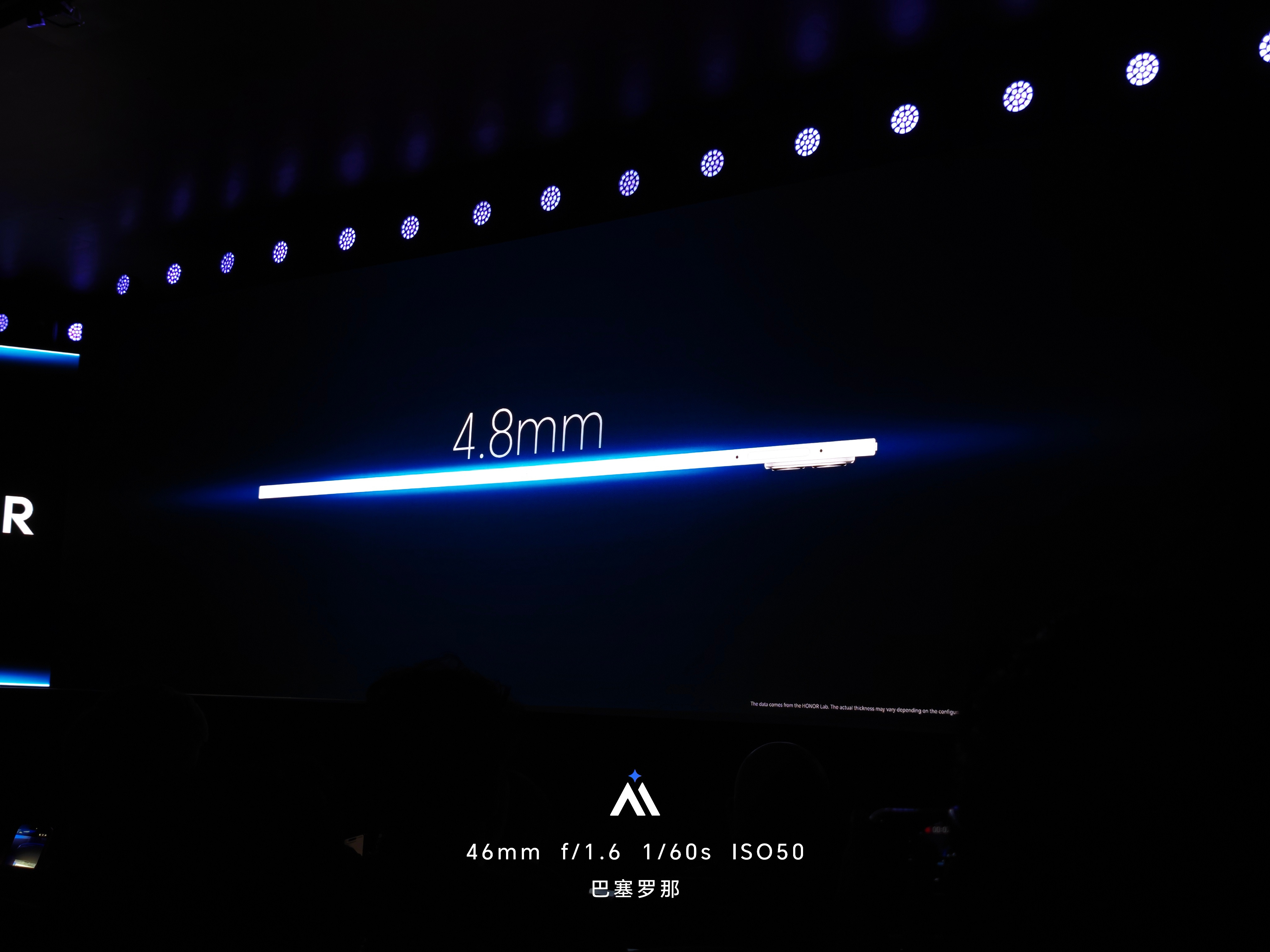 荣耀MagicPad412.3这次给了OLED屏幕，3K165Hz刷新率以