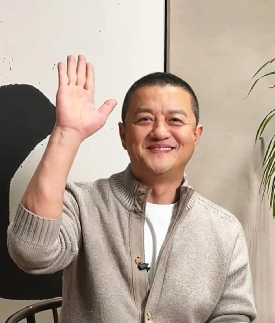 年租从500万飙到1000万，医院欠债2600万，全网都在嘲笑他生意白痴的时候，