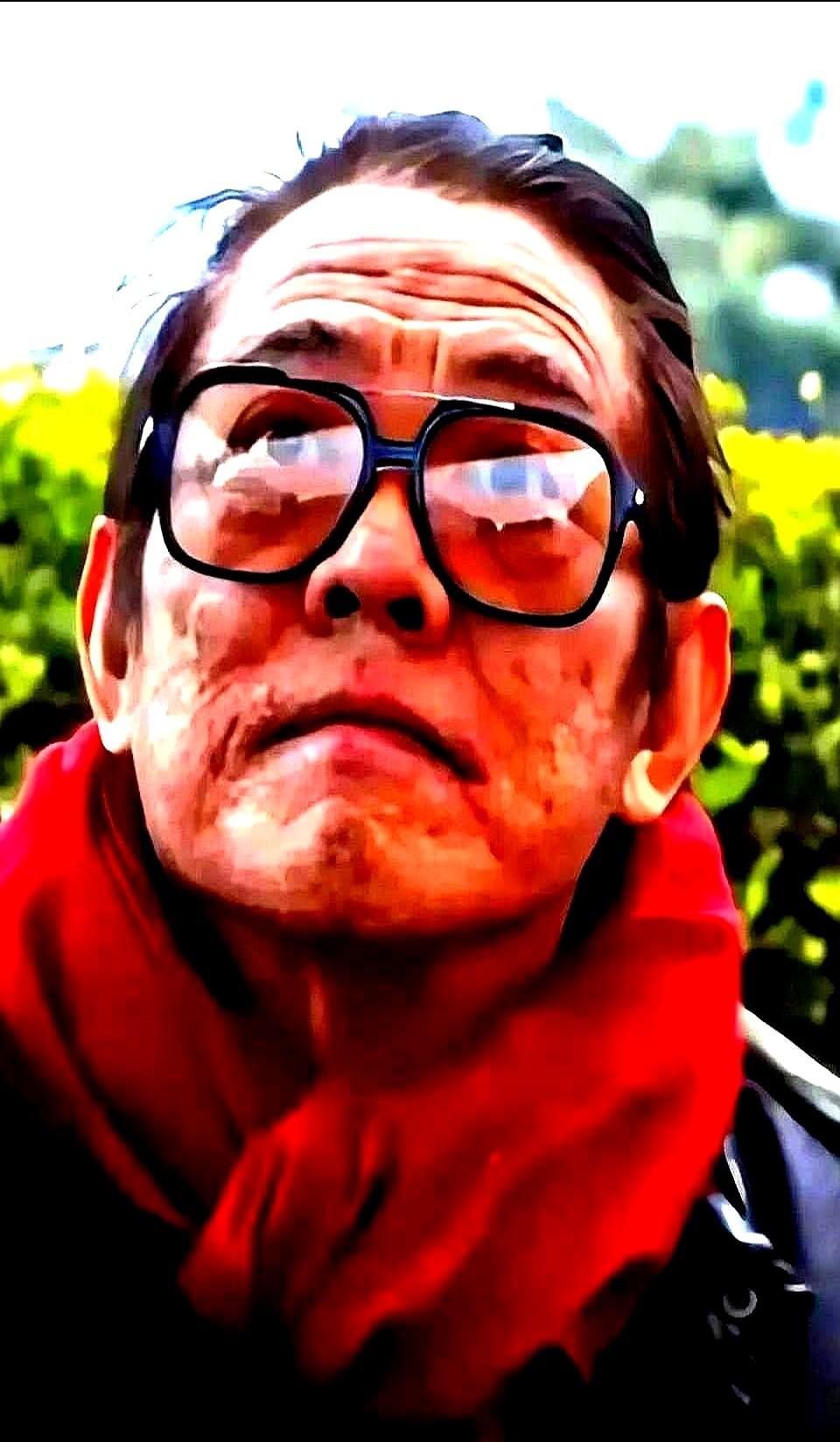 少吃三成饭，不饿肚子，但身体悄悄返老还童。李连杰晚上不碰主食，刘德华吃沙拉练深