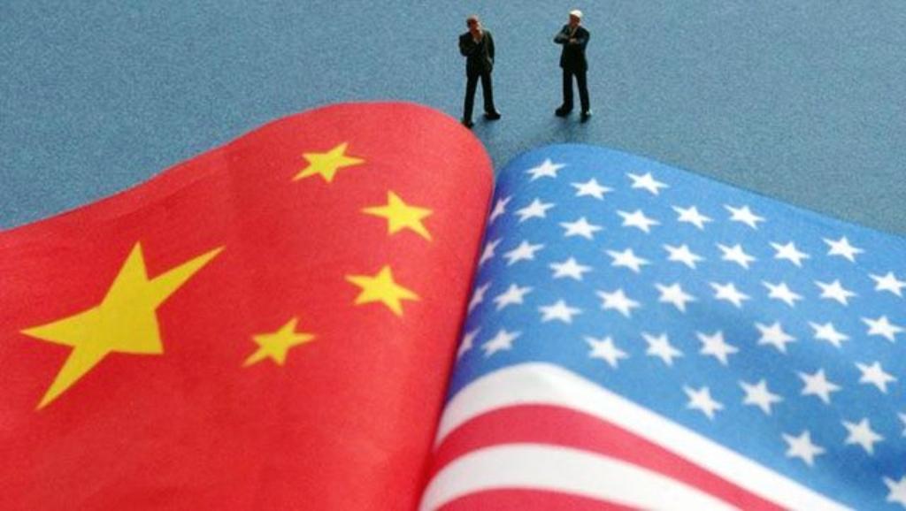 真的讽刺到家了……美国特种兵在印度洋拦截东方大国船只并炸毁货物，实属强盗行径。