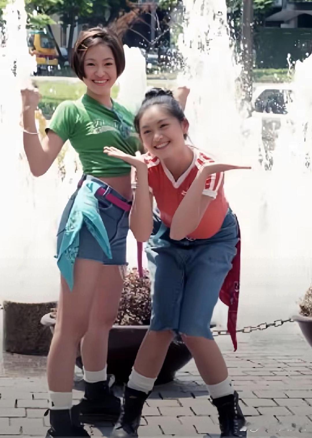 还是少女时期的大小S。​