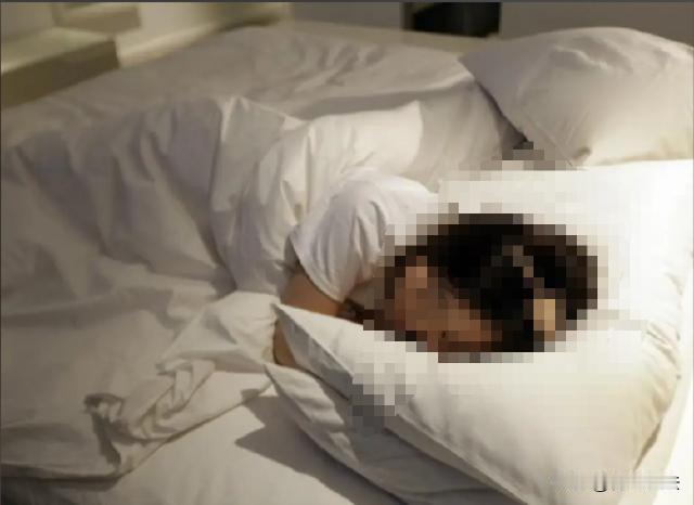 广东深圳，男子看上了一女网友，想要约女子去酒店里开房。男子承诺，只要见面就给30