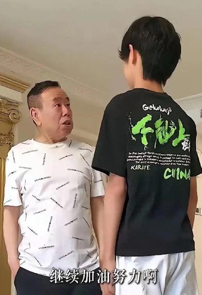外孙的身高成了潘长江的心事！潘长江身高1米58，为了不让外孙吃身高的亏，当年女儿