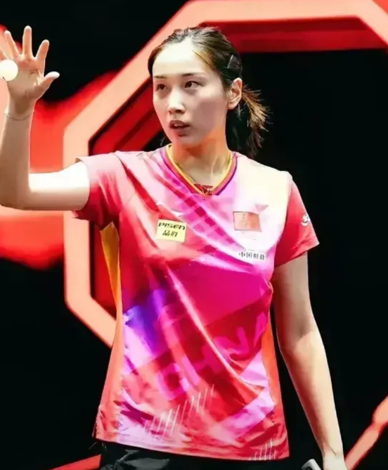 日乒最美的女球员长崎美柚拿下了WTT球星挑战赛女单冠军了，而国乒最美钱天一光顾着