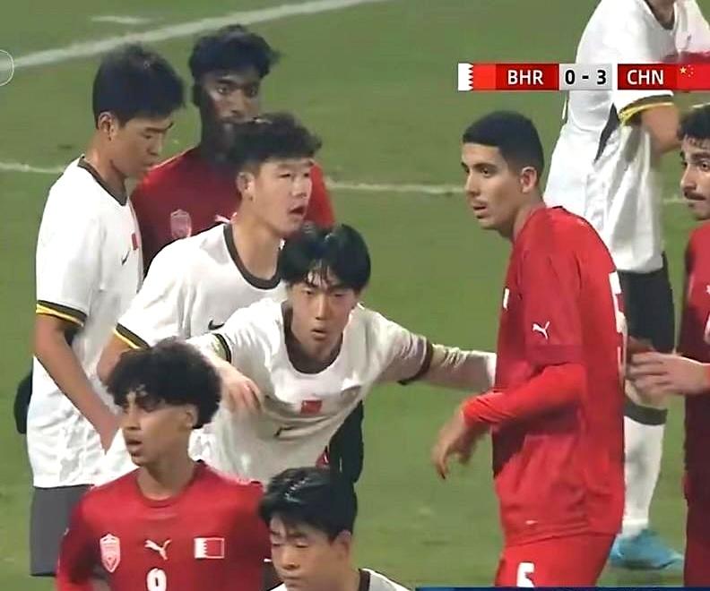 赛前都盯着巴林，觉得那是块硬骨头，结果呢？咱们国青队一出手，直接给打蒙了。事实证