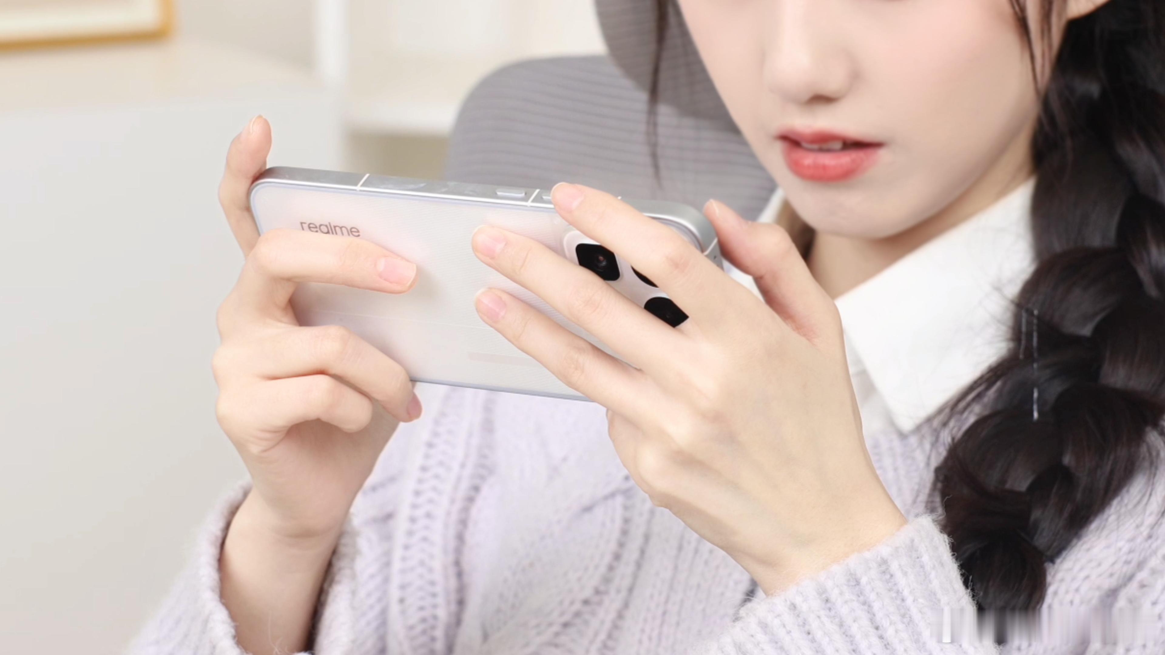 真我Neo8妹妹上手实测，已经爱不释手了。2000多的价格，不管是颜值，性能，