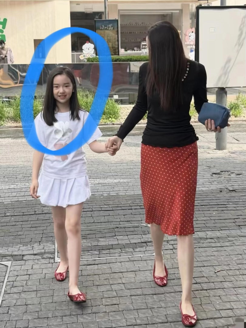 董璇的女儿小酒窝，未来可期