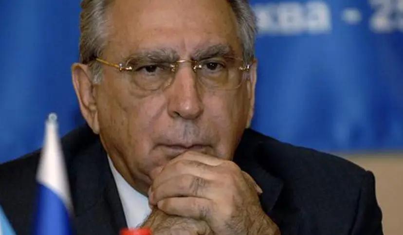 突发新闻：据媒体团报道，在塔吉克斯坦杜尚别举行的普京与阿利耶夫会晤期间，普京向阿