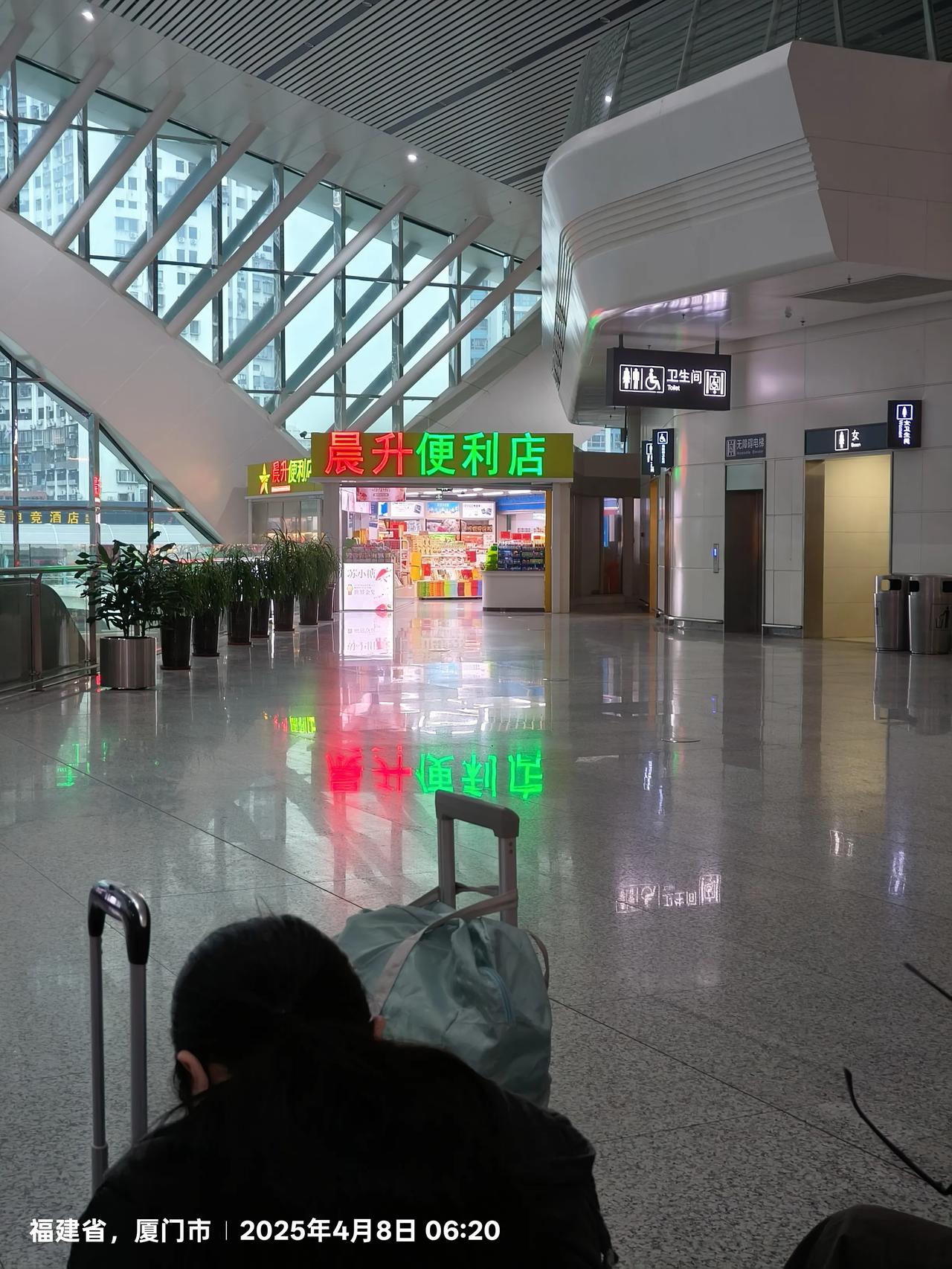 在当下，我认为这三种人，才是看透了人生，也会享受生活的人。一种是不为钓鱼而钓鱼