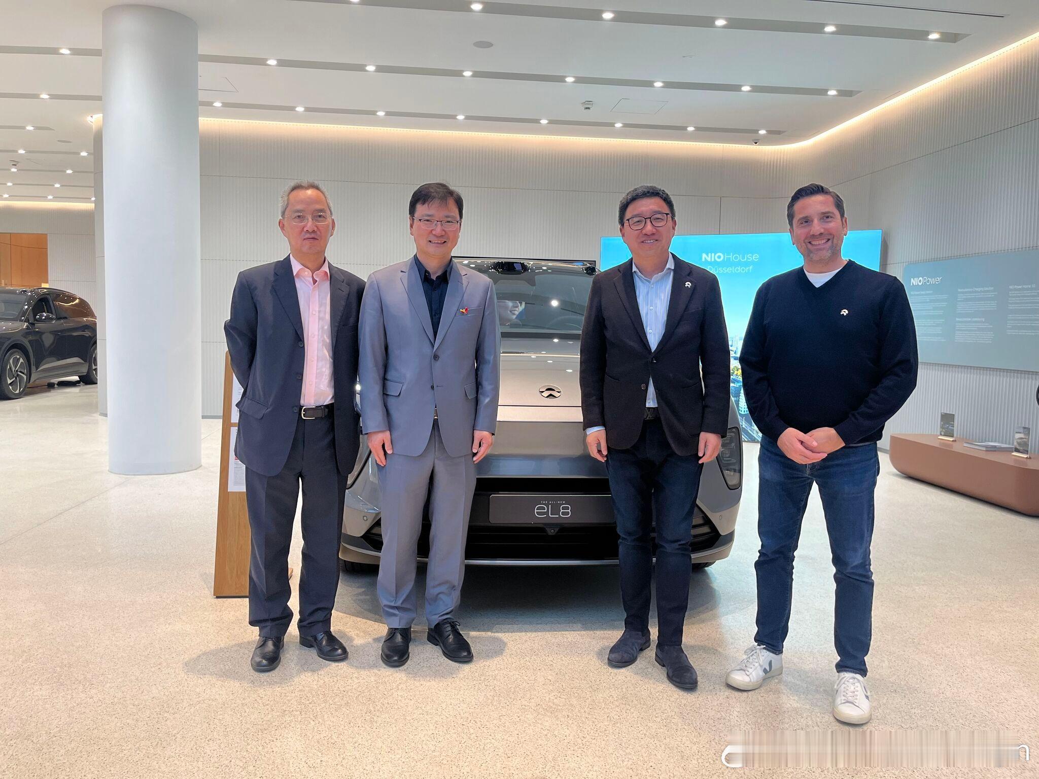 上周，蔚来在德国杜塞尔多夫的牛屋（NIOHouse）迎来了中国驻杜塞尔多夫总领