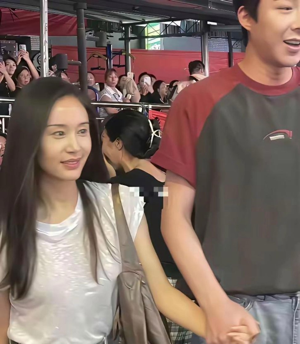 真人比电视上好看很多