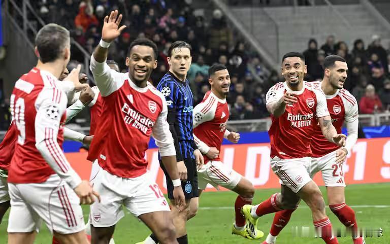 随着阿森纳客场3:1轻取国米，皇马主场6:1大胜，曼城1:3输弱旅，那不勒斯11