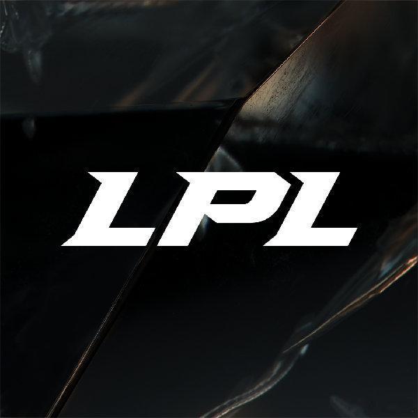 明年LPL的看点在哪里？目前只有BLG是超级大补强，提升了ad打野位置以及教练组