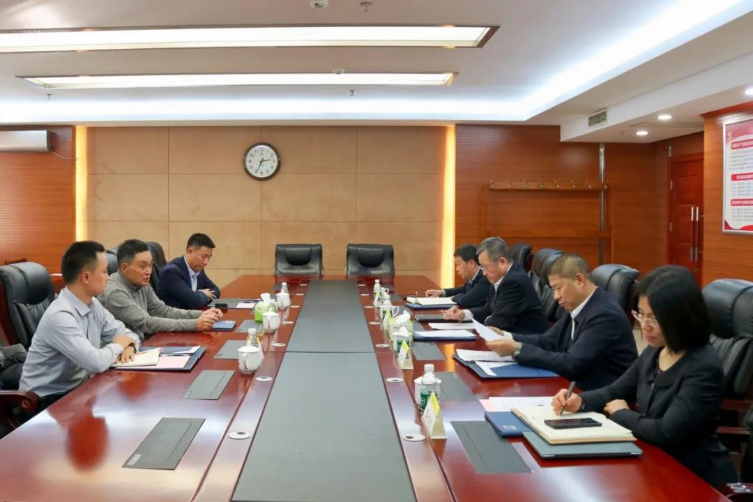 葛红林会见东方希望集团董事长刘永行