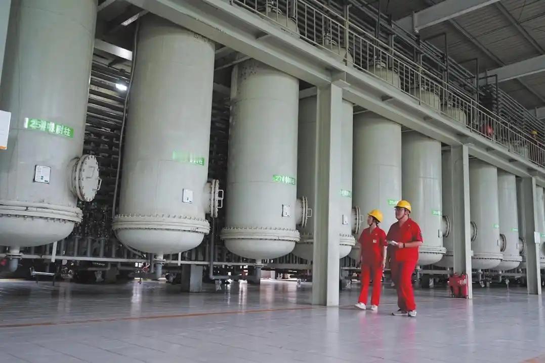 *日本刚刚被迫退出了全球25%的六氟化钨产能，中国反手抢下了118%的出口增长—