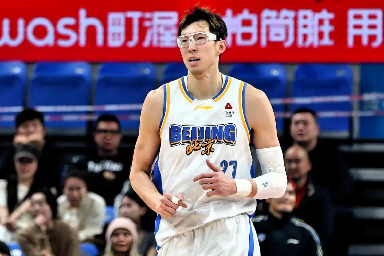 周琦未来在CBA的发展前景怎么样？周琦在CBA的前景是“顶薪稳、地位降、角色